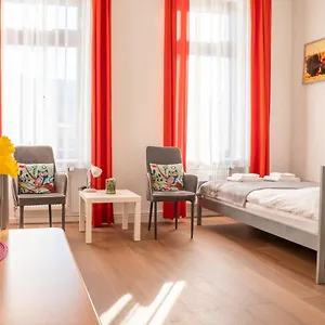 City Studio For 2, Near Sonnenallee Berlin