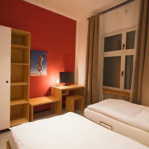 Schillinger-berlin Am Tempelhofer Feld Aparthotel