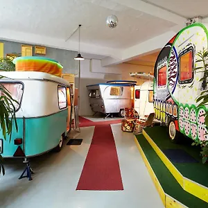 Huettenpalast Hotel