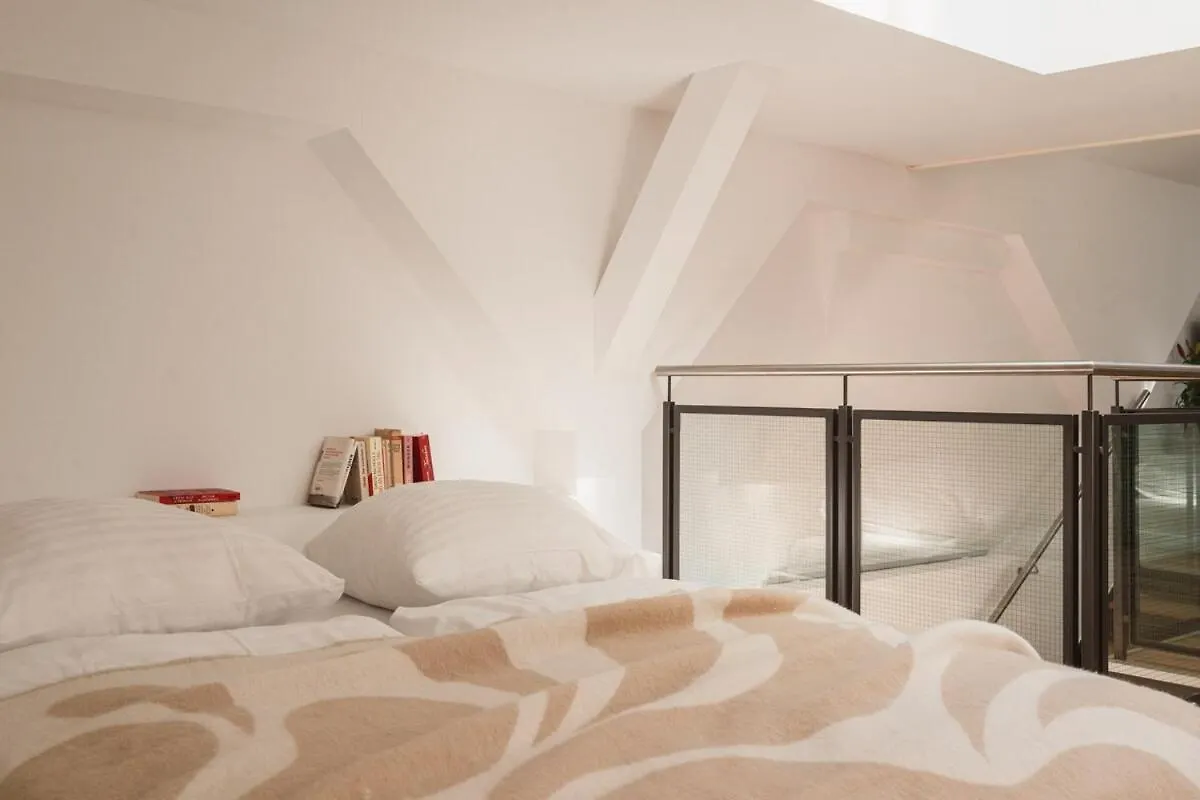 105M2 Duplex Wohnung Im Herzen Berlins, Neukoelln Lägenhet